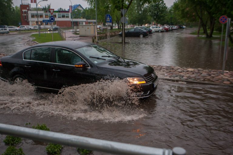 Cīņa ar plūdiem Ikšķilē – kā iesnu ārstēšana nedēļu