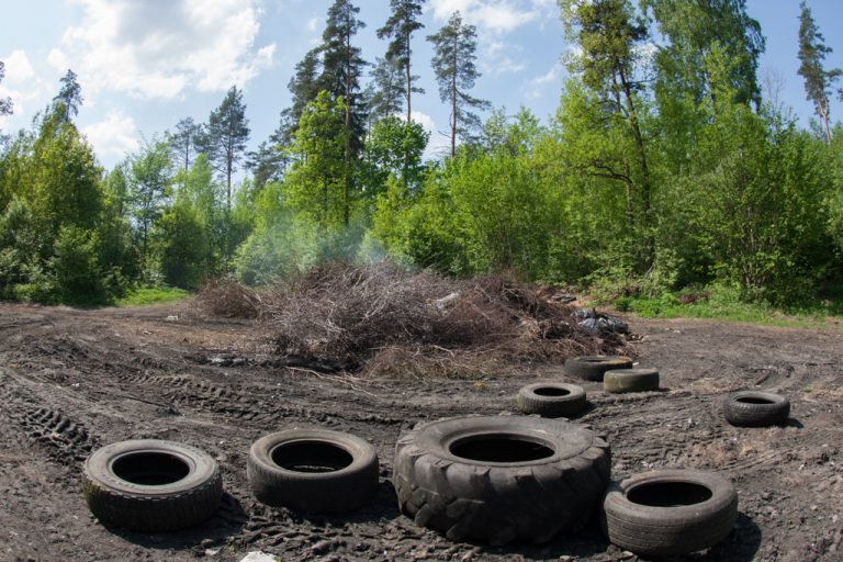 Ikšķiles degošie atkritumi redzami Google maps
