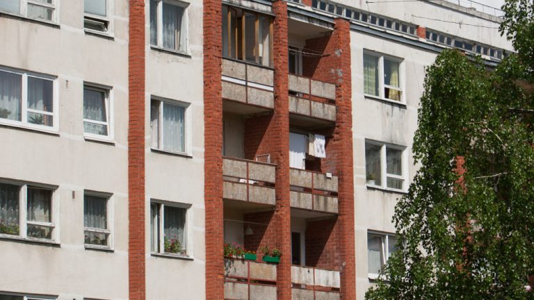 Daudzdzīvokļu nams Melioratoru ielā