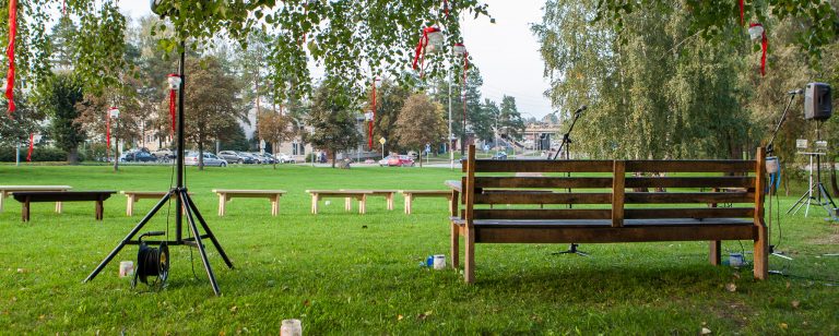 2014.gada Dzejas dienu soliņš, centra zālienā. Foto: Ikskile.tv