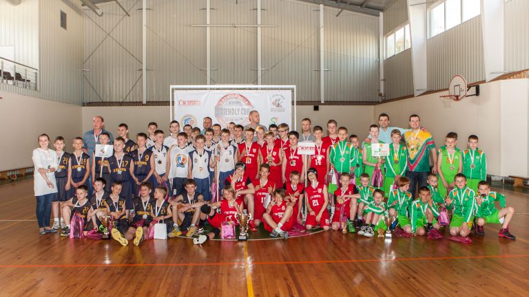 Friendly cup 2014, Ikšķile, noslēgums visu komandu bilde.