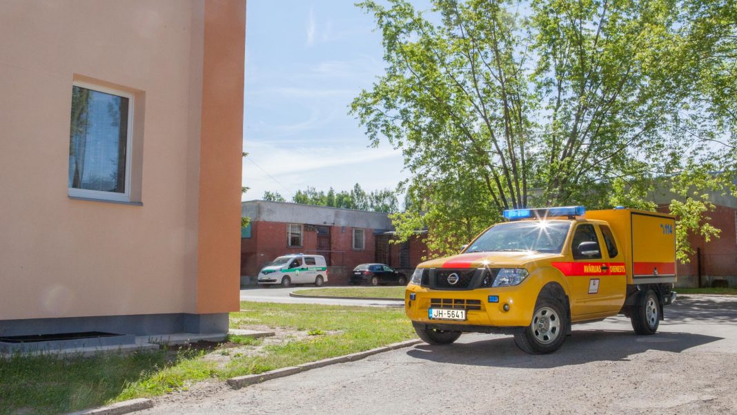 Latvijas Gāze veic apmācības imitējot avārijas situāciju Stacijas ielā, Ikšķilē. Foto: Ikskile.tv