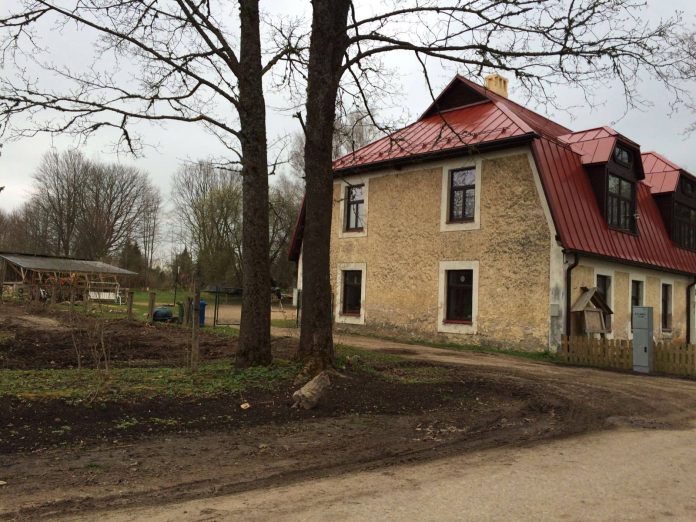 Ikšķiles brīvā skola ar žoga projektu iekļūst If Drošības fonda finālā