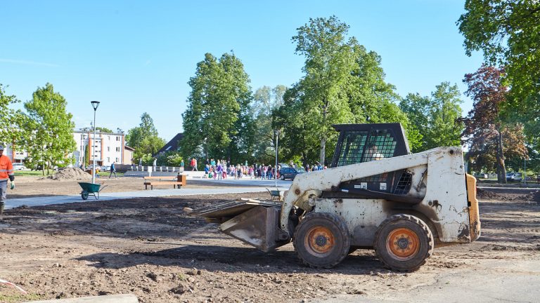 Ikšķiles pašvaldība rīko pasākumu nenodotā objektā