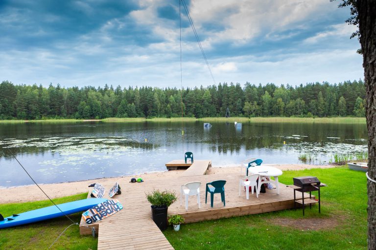 Wild wake Meža Selēkas, Skats no krasta uz kabeli.