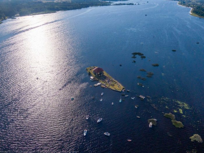 Foto: Ikšķilei 835, Sv. Meinarda salas koncerts 2020 9 Ikšķiles 835. gadu jubilejai veltītais koncerts pašā Daugavas vidū uz Sv. Meinarda salas