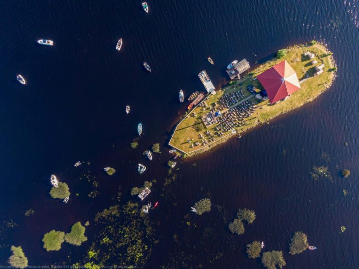 Foto: Ikšķilei 835, Sv. Meinarda salas koncerts 2020 13 Ikšķiles 835. gadu jubilejai veltītais koncerts pašā Daugavas vidū uz Sv. Meinarda salas