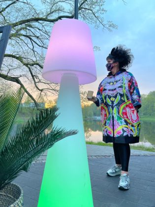 Multimaksla pop up tirdzins Elita Patmalniece lampa